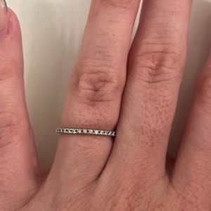 Diamond wedding band. White gold.